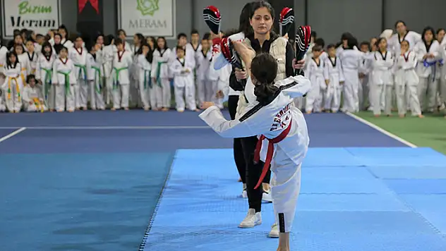 Geleceğin şampiyonları Meram'da kuşak sevinci yaşadı