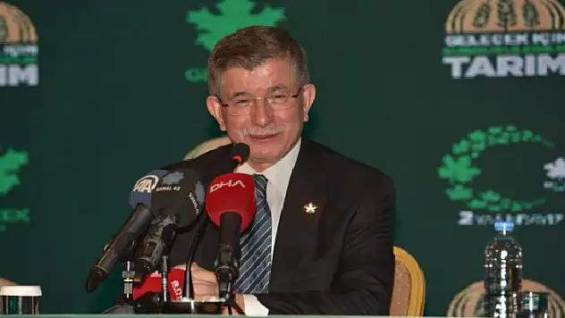 Gelecek Partisi Genel Başkanı Ahmet Davutoğlu, Konya'da gazetecilerle bir araya geldi
