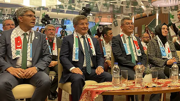 Gelecek Partisi Genel Başkanı Davutoğlu, partisinin Konya il kongresine katıldı