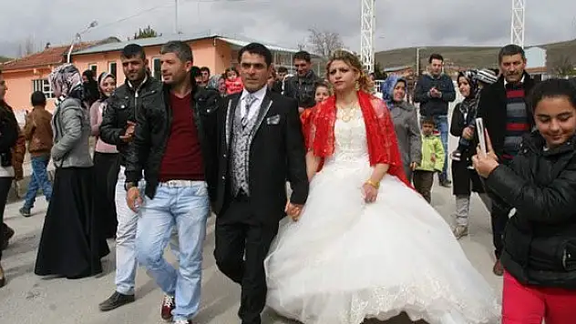 Gelin damadı cezaevi önünde bekledi