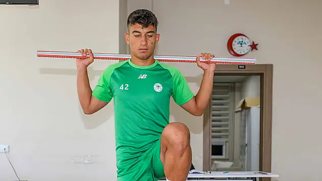 Genç futbolcular gelişime açık olmalı