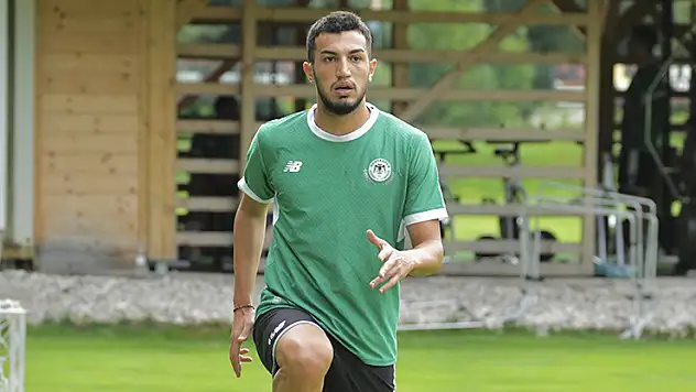 Genç futbolcular yol ayrımında