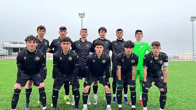 Genç Kartallar evinde mağlup: 0-2 
