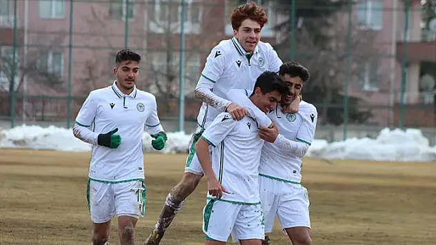 Genç Kartallar gol yağdırdı