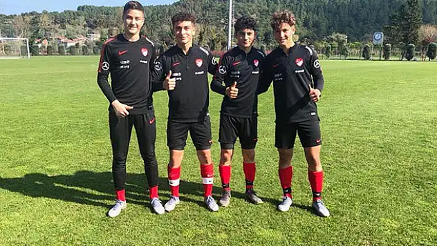 Genç Kartallar kampta