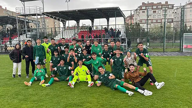 Genç Kartallar'dan çifte şampiyonluk
