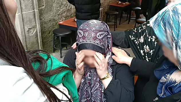Genç kız, peşine düşen adamdan attığı tokat sayesinde kurtuldu