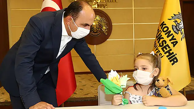 Genç KOMEK Çevrimiçi Yaz Okulu'nda yaklaşık 10 bin öğrenciye sürpriz hediye