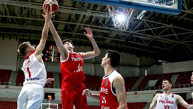 Genç milliler, Konya'da Polonya'yı devirdi
