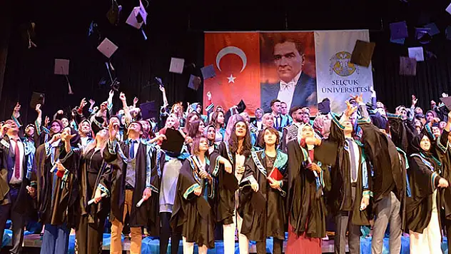 Genç Sağlıkçıların mezuniyet heyecanı