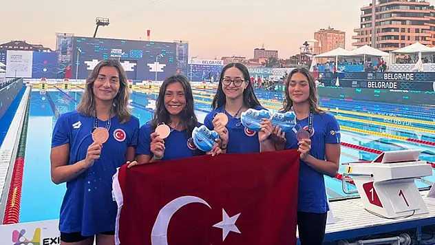Genç yüzme milli takımı, Avrupa üçüncüsü oldu
