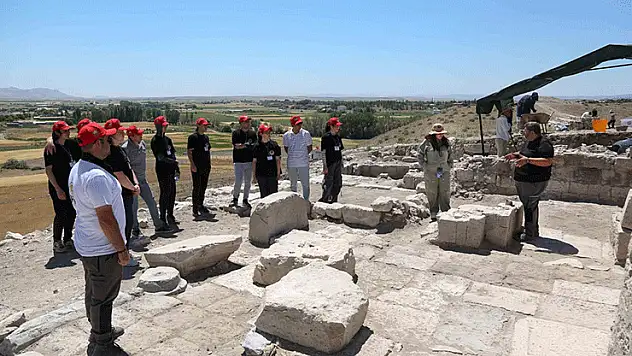 Gençler, binlerce yıllık tarihe dokundu