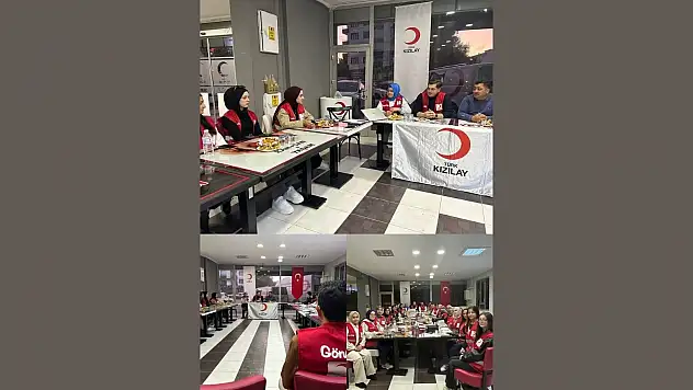 Gençler Kızılay çatısı altında toplandı