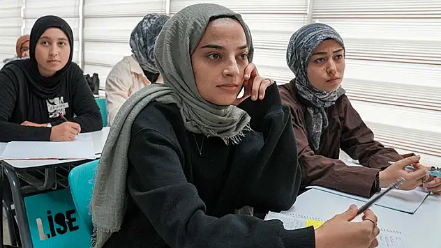 Gençler, Lise Medeniyet Akademilerinde buluşuyor