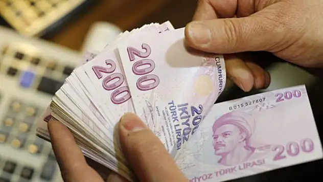 Gençlerin borçları silinmeye başlandı