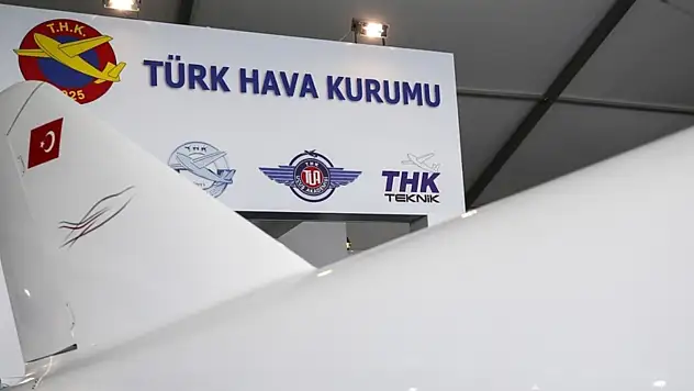 Gençlerin gökyüzündeki rehberi 'Genç Kanatlar'