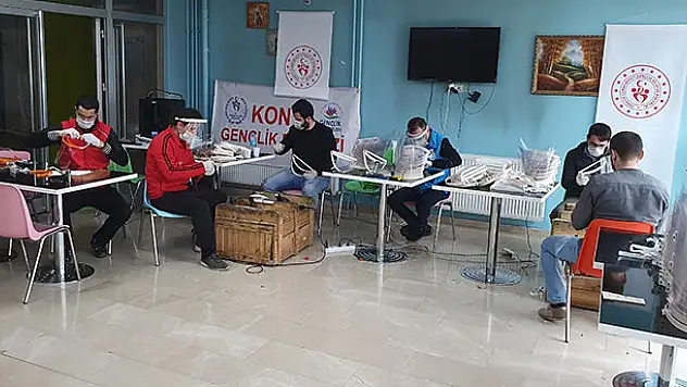 Gençlik Merkezi maske üretiyor