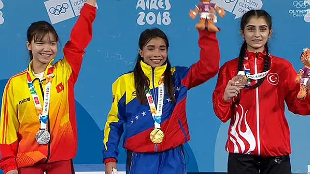 Gençlik Olimpiyatları'nda ilk madalya geldi