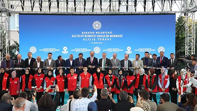 Gençlik ve Spor Bakanı Bak, Karatay Ali Ulvi Kurucu Gençlik Merkezi'nin açılışına katıldı
