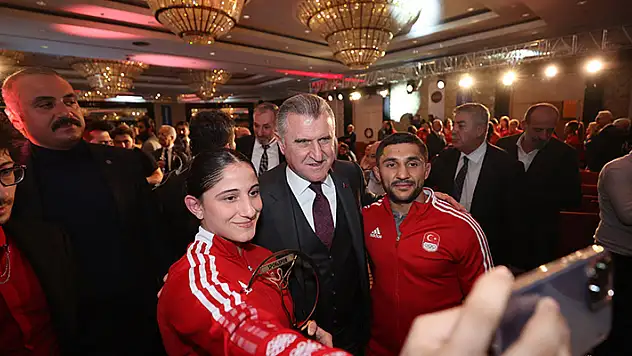 Gençlik ve Spor Bakanı Bak: Türkiye birçok uluslararası şampiyonayı yapacak kapasitede
