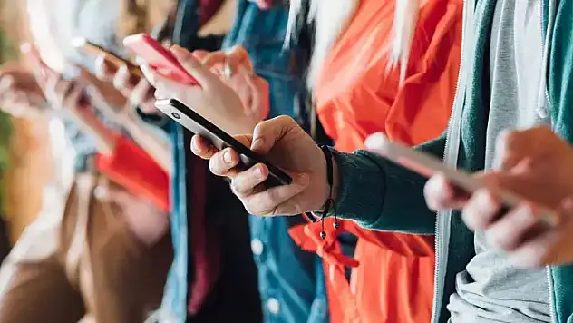 Gençlik ve Spor Bakanı duyurdu! Öğrencilere telefon ve internet desteği başvuruları başladı!
