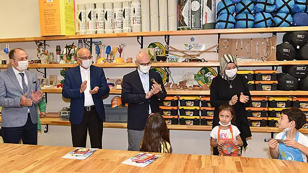 Gençoğlu Konya'da 'Açık Sınıf' ve eğitim alanlarını inceledi