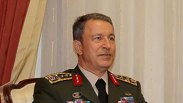 Genelkurmay Başkanı Akar şehit ailesini ziyaret etti