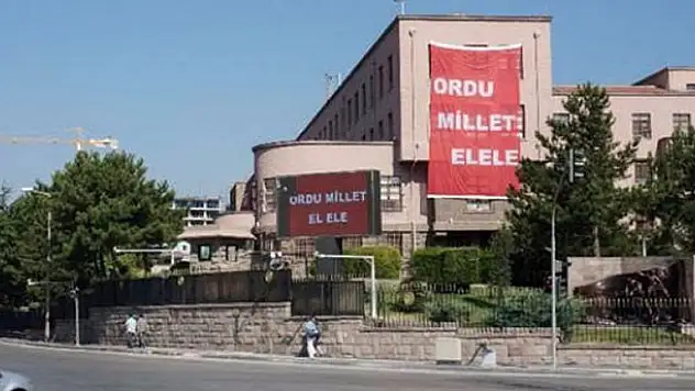 Genelkurmay'dan 'afişli' mesaj