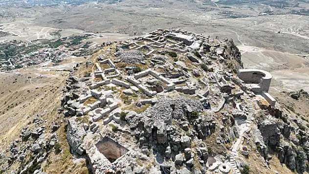 Gevale Kalesi'nde 3. etap restorasyon çalışmaları sürüyor