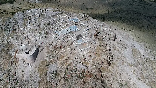 Gevale Kalesinde tarih açığa çıkıyor