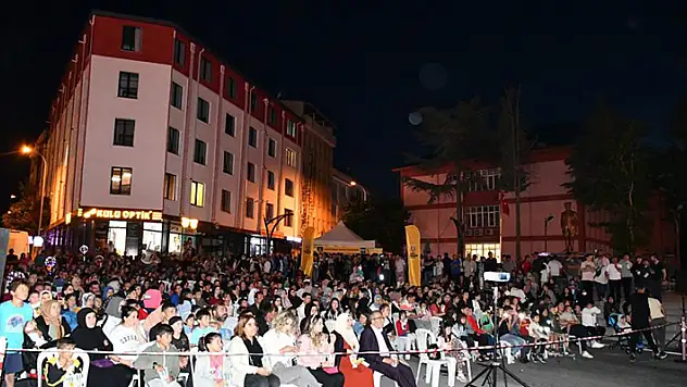 Gezen Sinema Tırı'nın son durağı Kulu ilçesi oldu
