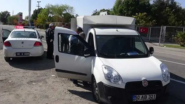 Gezmek için çaldığı kamyonetle Aksaray'da yakalandı