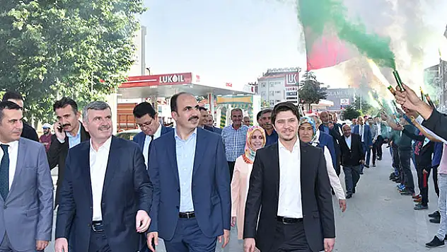 Gidilmedik Yer, Sıkılmadık El Bırakmıyoruz