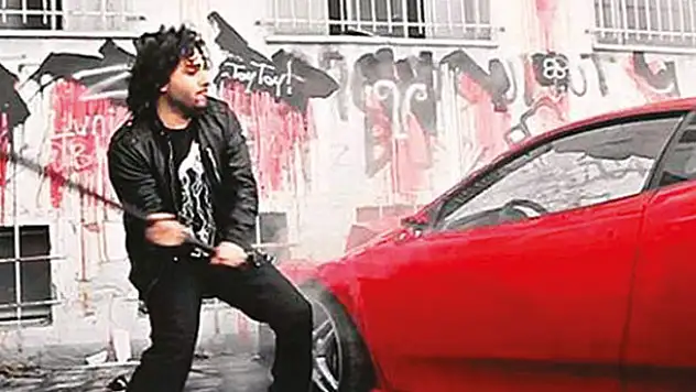 Gitti güzelim Ferrari!