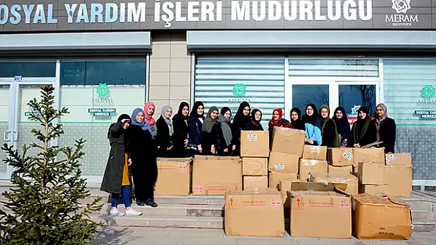 Giysi kampanyasına öğrencilerden destek