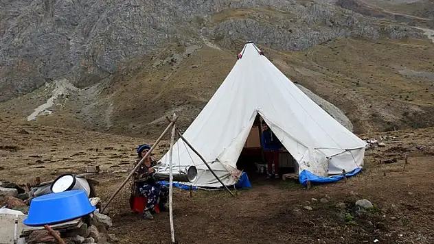 Göçebe hayatların çadırda yaşam mücadelesi
