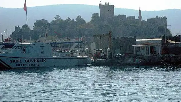 Göçmenleri taşıyan iki tekne battı: 12 ölü!