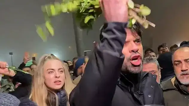 Gökhan Zan'ın öfkesi yüzüne yansıdı: 3 gün ölüme terk ettiniz bizi 
