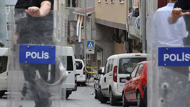 Gökten üzerine kanepe düşen adam öldü