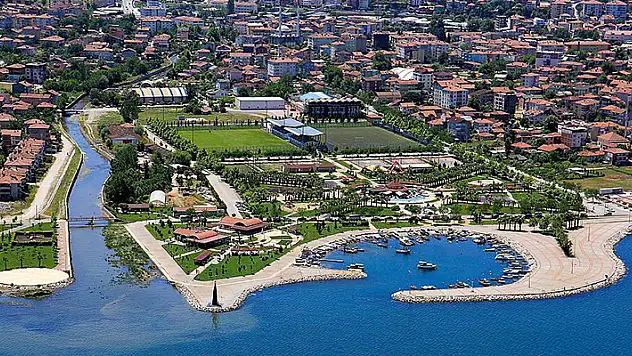 Gölcük Belediye Başkanlığından satılık sanayi dükkanları
