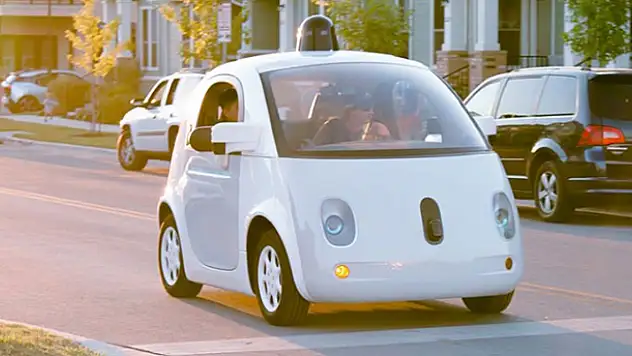 Google sürücüsüz otomobili deneyecek sürücü arıyor!