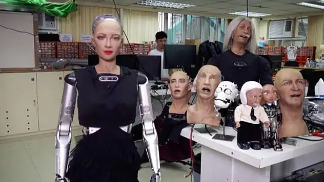 Google, yapay zekanın duyguları olduğunu söyleyen mühendisi kovdu