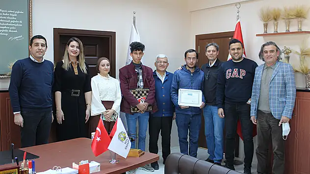 Görme engelli Konyalı Mehmet'in azmi karanlığını aydınlattı
