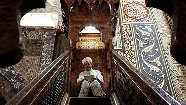 Görmez'den Aksa'da tarihi cuma hutbesi