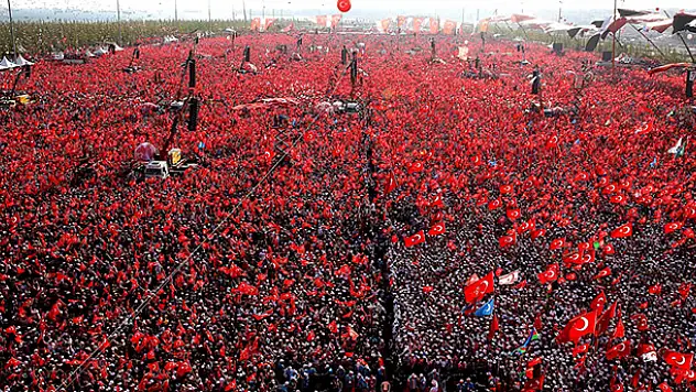 Görmez dua etti, milyonlar 'Amin' dedi