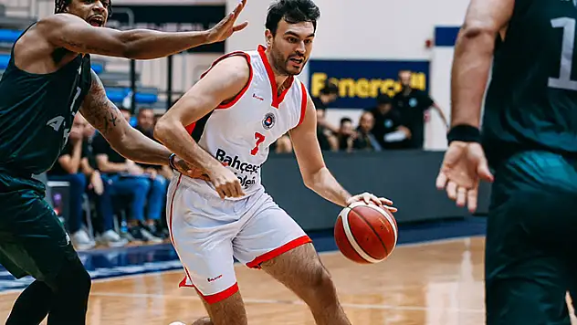 GÖZLER LİGE ÇEVRİLDİ
