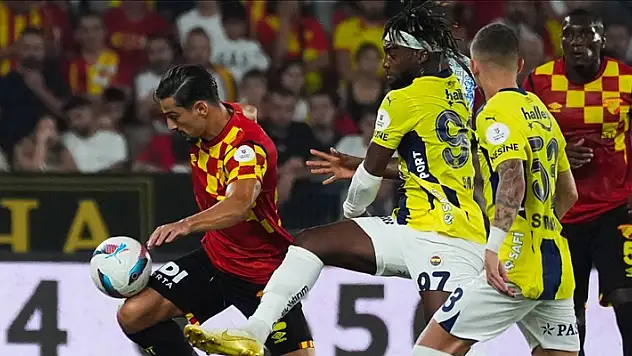Göztepe karşısında 2-0'ı koruyamayan Fenerbahçe, İzmir'den 1 puanla döndü