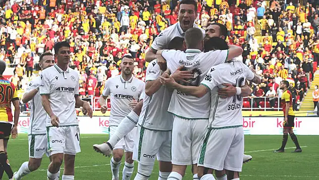 Göztepe'ye goller eski oyunculardan