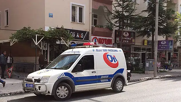 Gözünü korkutmak için eve çağırdıkları adamı öldürmüşler
