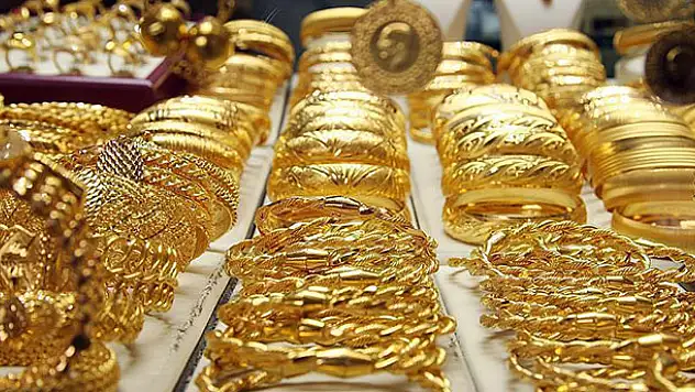 Gram altın 2 hafta sonra değer kazandı